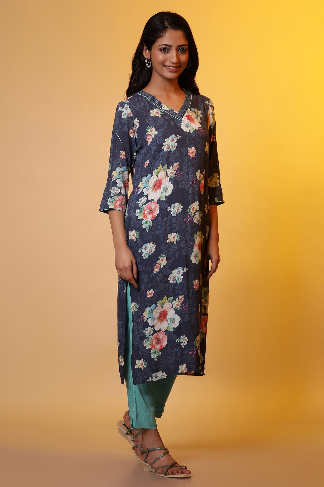 Blue Floral Printed Straight Kurta