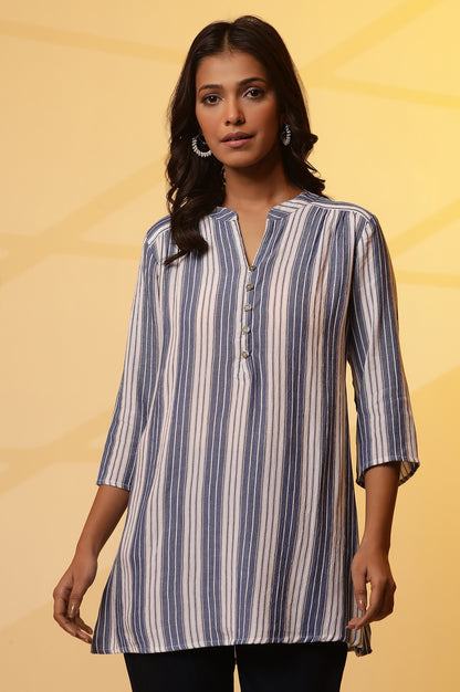 Blue and White Yarn-Dyed Kurti