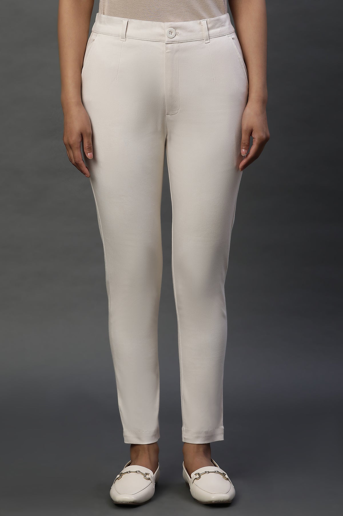 White Sleek and Comfy Slim Pants - S
