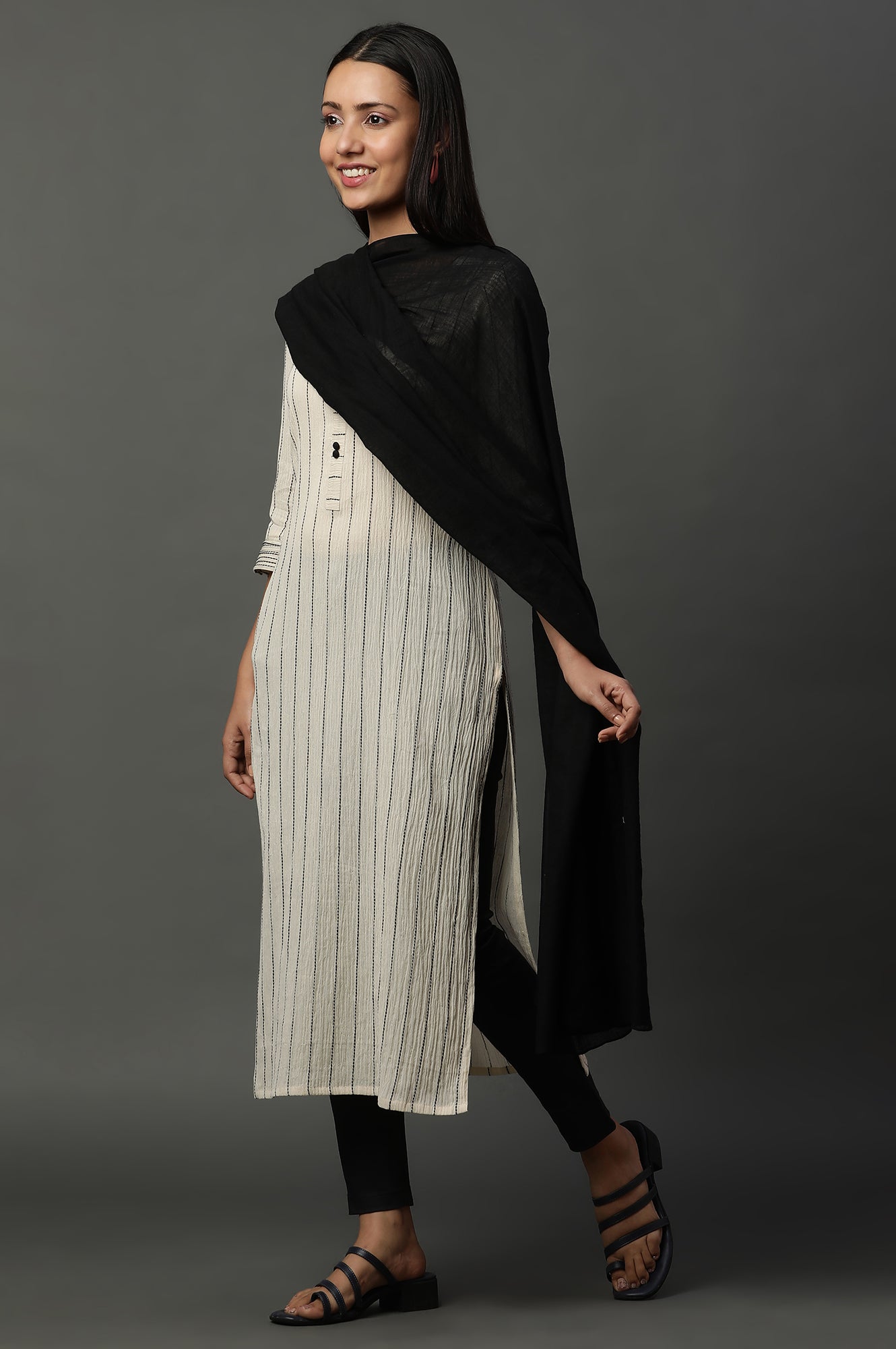 Black Geometric Print Rectangular Cotton Dupatta