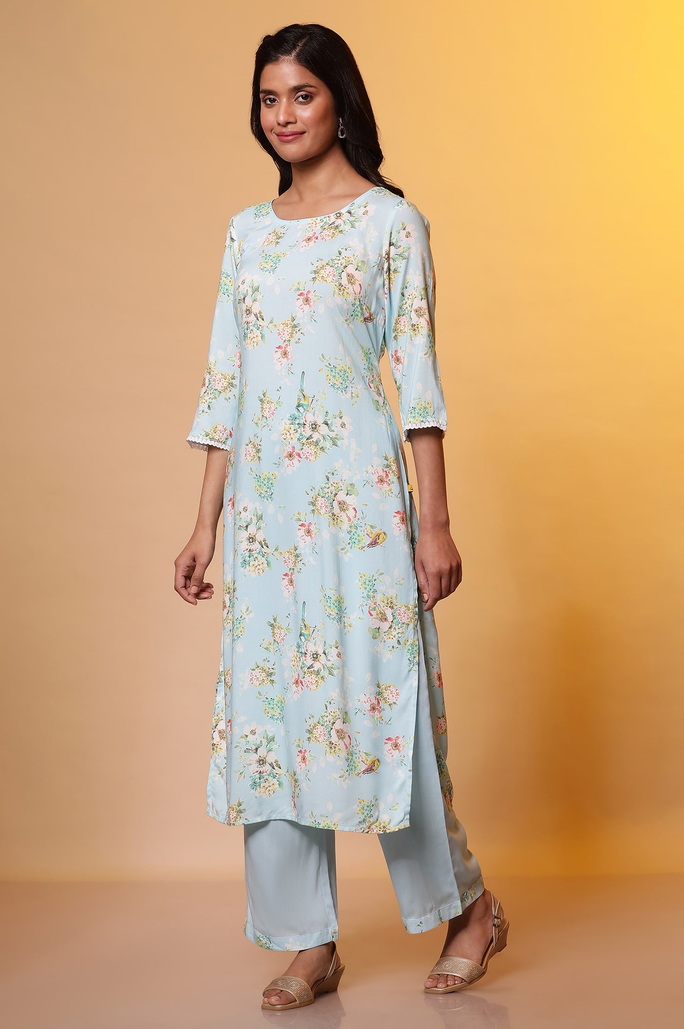 Blue Floral Printed Straight Kurta, Pants and Dupatta Set