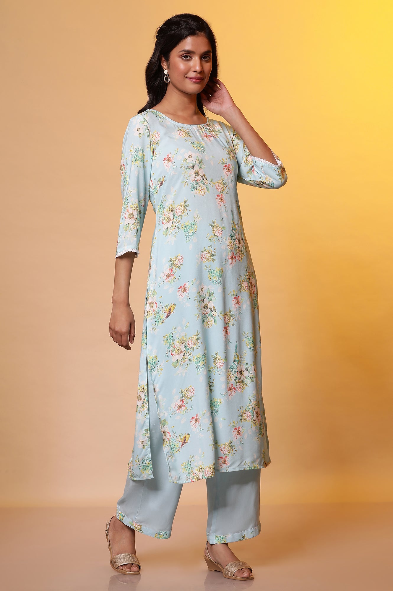 Blue Floral Printed Straight Kurta, Pants and Dupatta Set