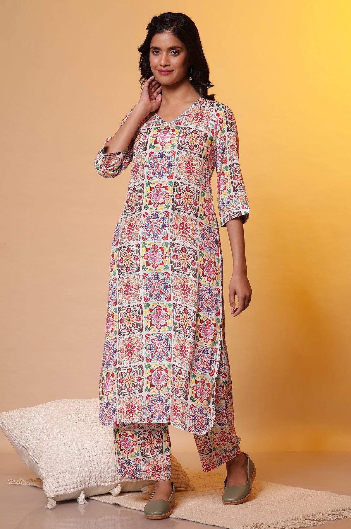 Mutli-coloured Straight Kurta and Pants Co-ord Set - XS