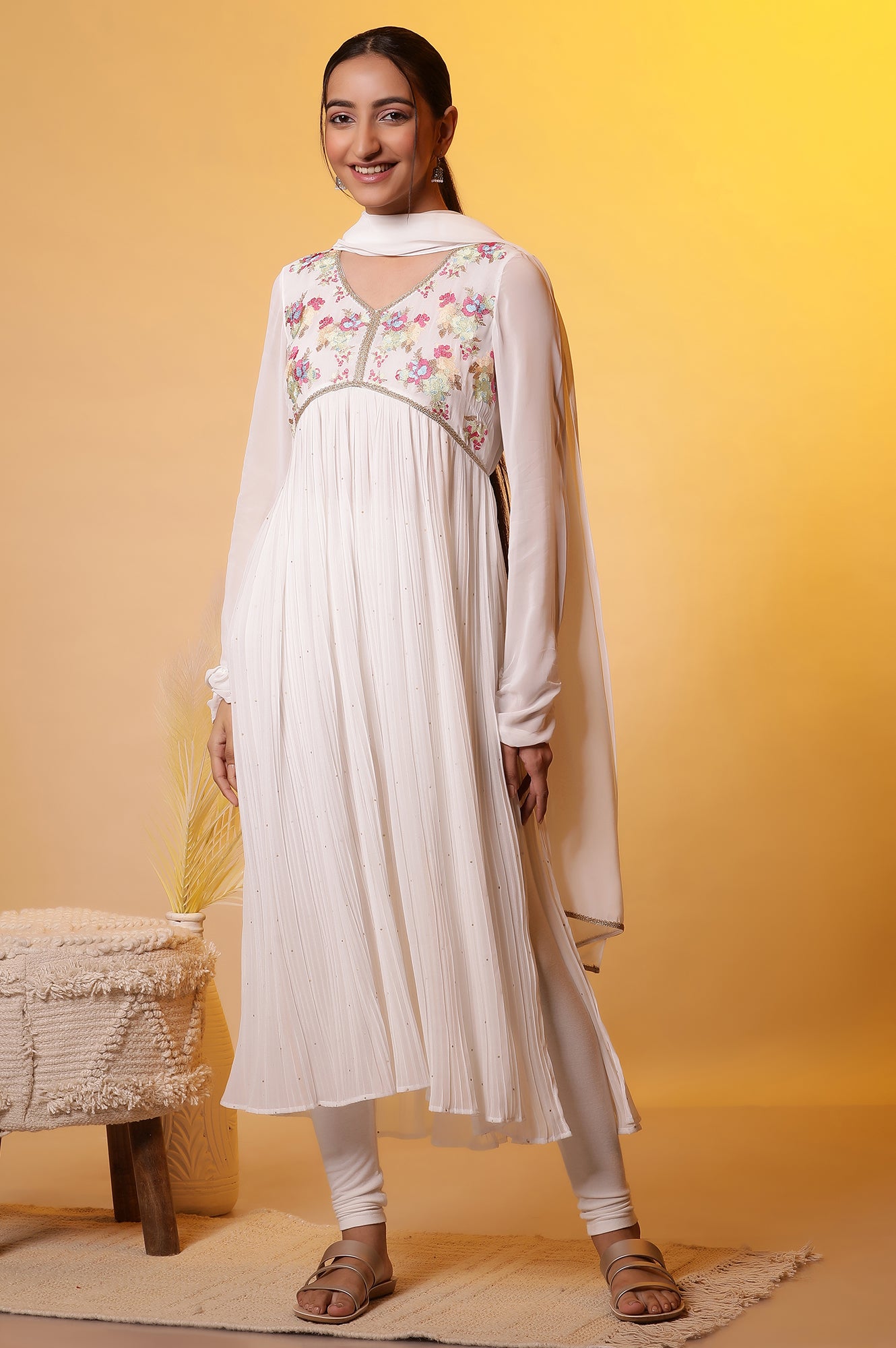 Off-white Embroidered High-Slits Kurta, Tights and Dupatta Set