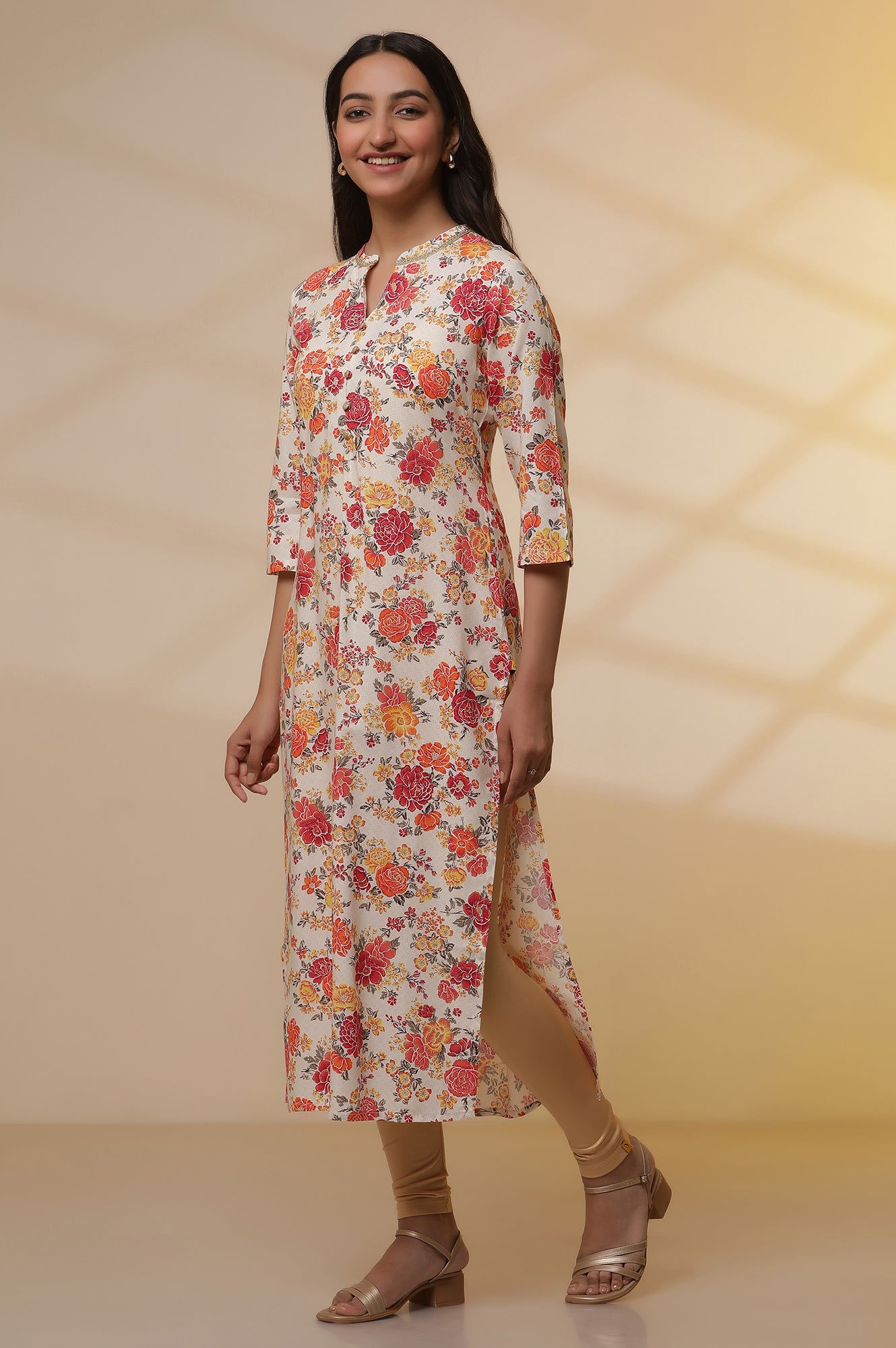 White Floral Printed Kurta, Pants and Dupatta Set