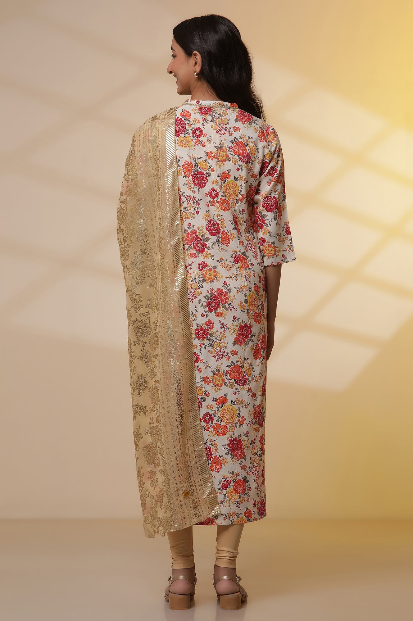 White Floral Printed Kurta, Pants and Dupatta Set