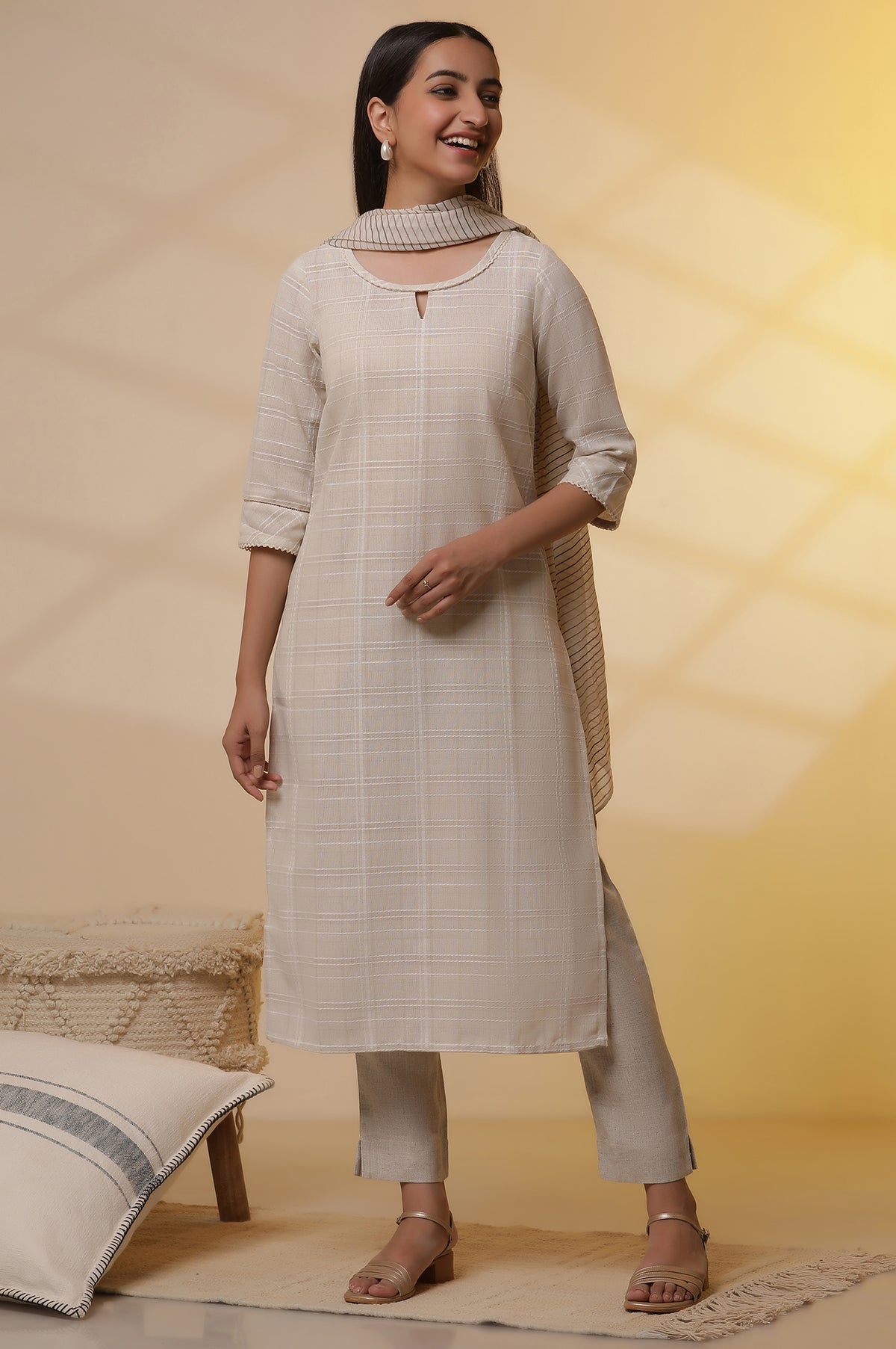 Beige Yarn-Dyed Checker Kurta, Pants and Dupatta Set - XS