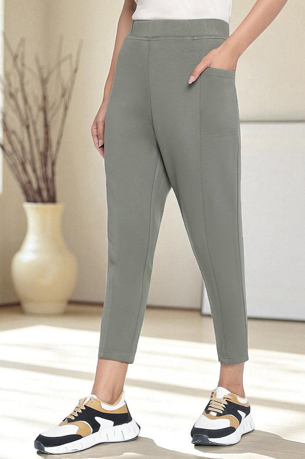 Elleven Women's Green Solid Mid Rise Tights in Calf Length