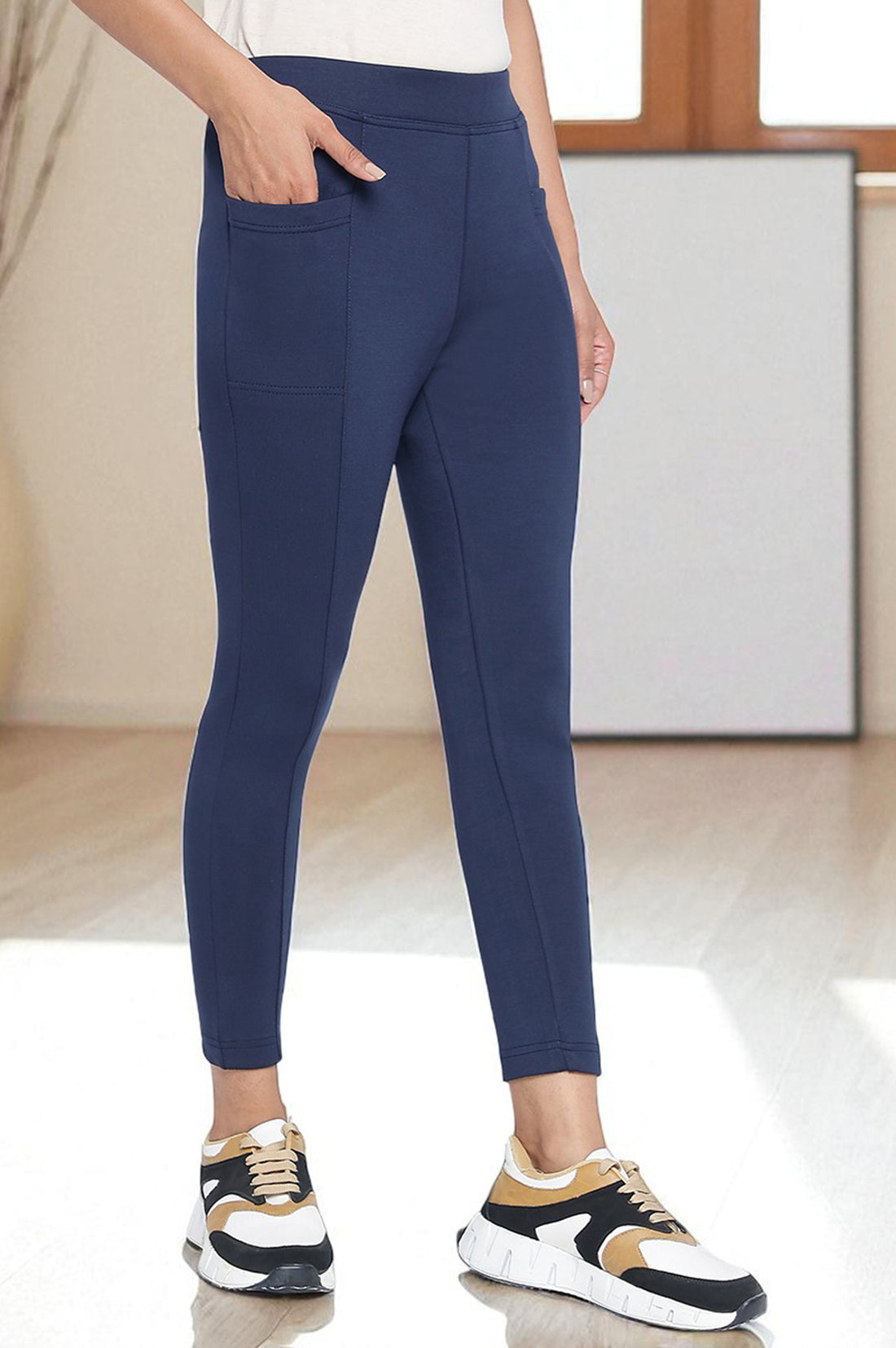 Navy Blue Solid Mid Rise Tights in Calf Length