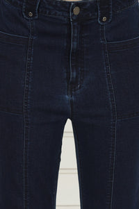 Blue Denim Lycra Mid Rise Calf Length Capri