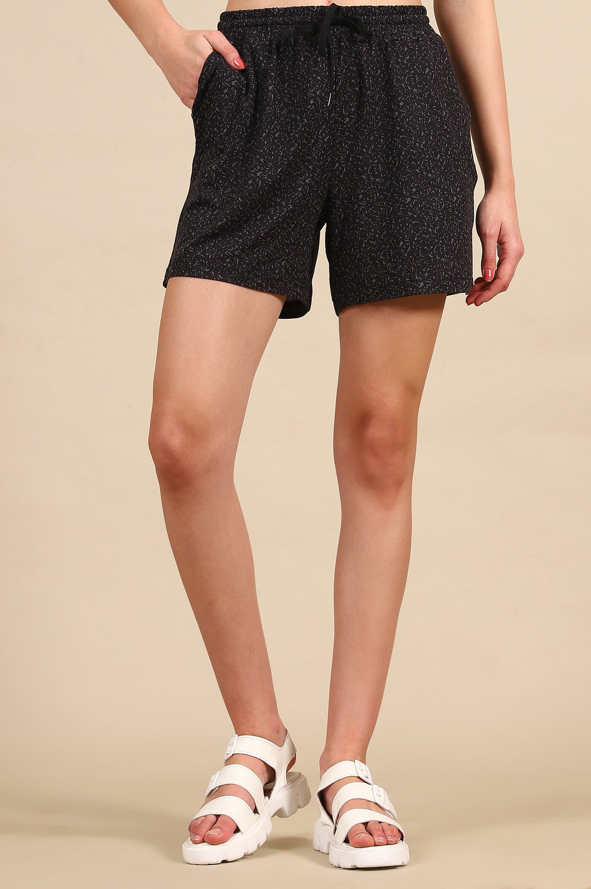 Elleven Women's Black Abstract Printed Loose Fit Shorts With Drawstring - M