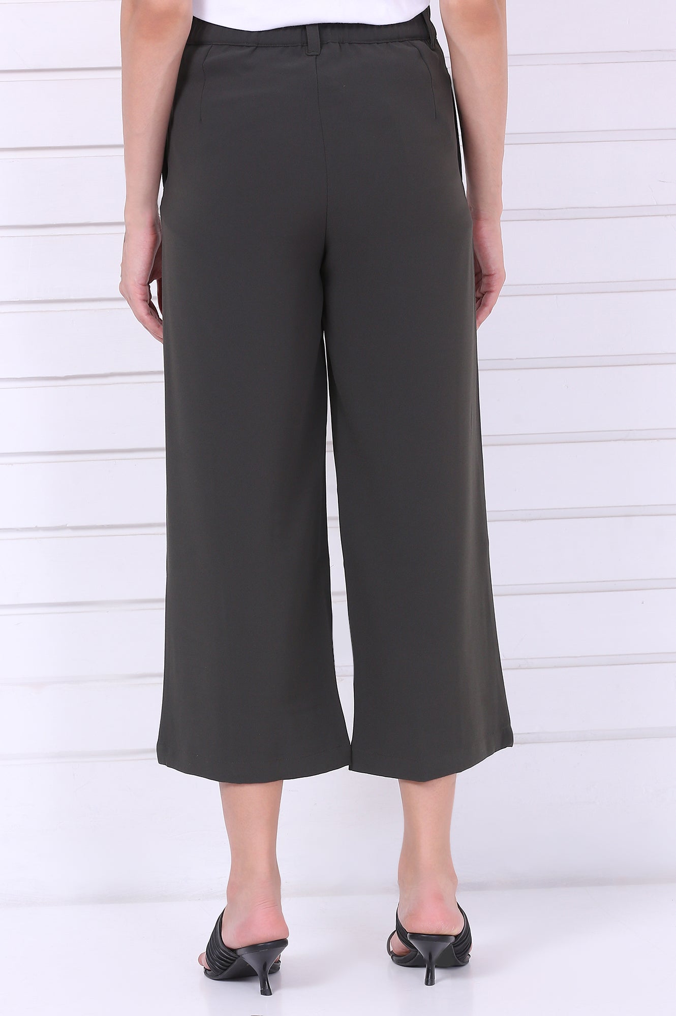 Green Solid Calf Length Culottes