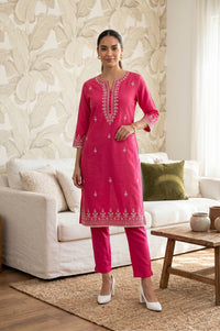 Pink Slim Fit Ankle Length Mid Rise Trousers