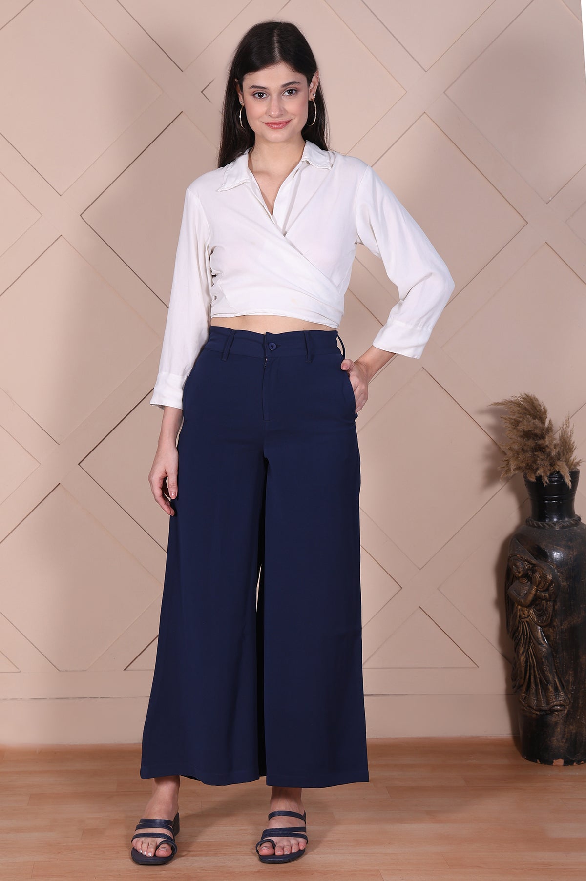 Elleven Women's Navy Solid High Rise Ankle Length Wide Leg Boss Pants - S