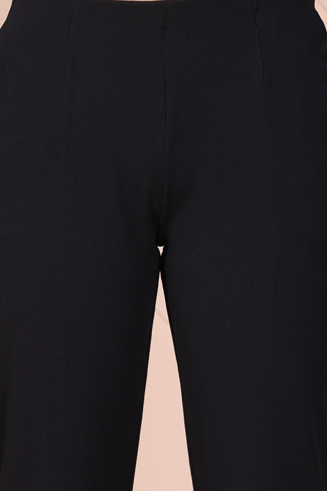 Black Solid Wide-Leg Trouser