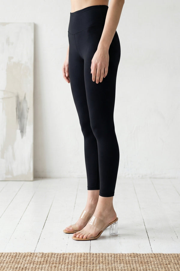Elleven Women's Black Solid Cotton Lyrca Skinny Fit Ankle Length Leggings