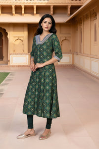 Green Solid Skinny Fit Cotton Tights