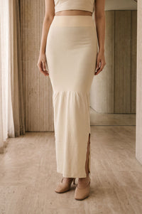Beige Solid Skinny Fit Ankle Length High Rise Saree Shaper