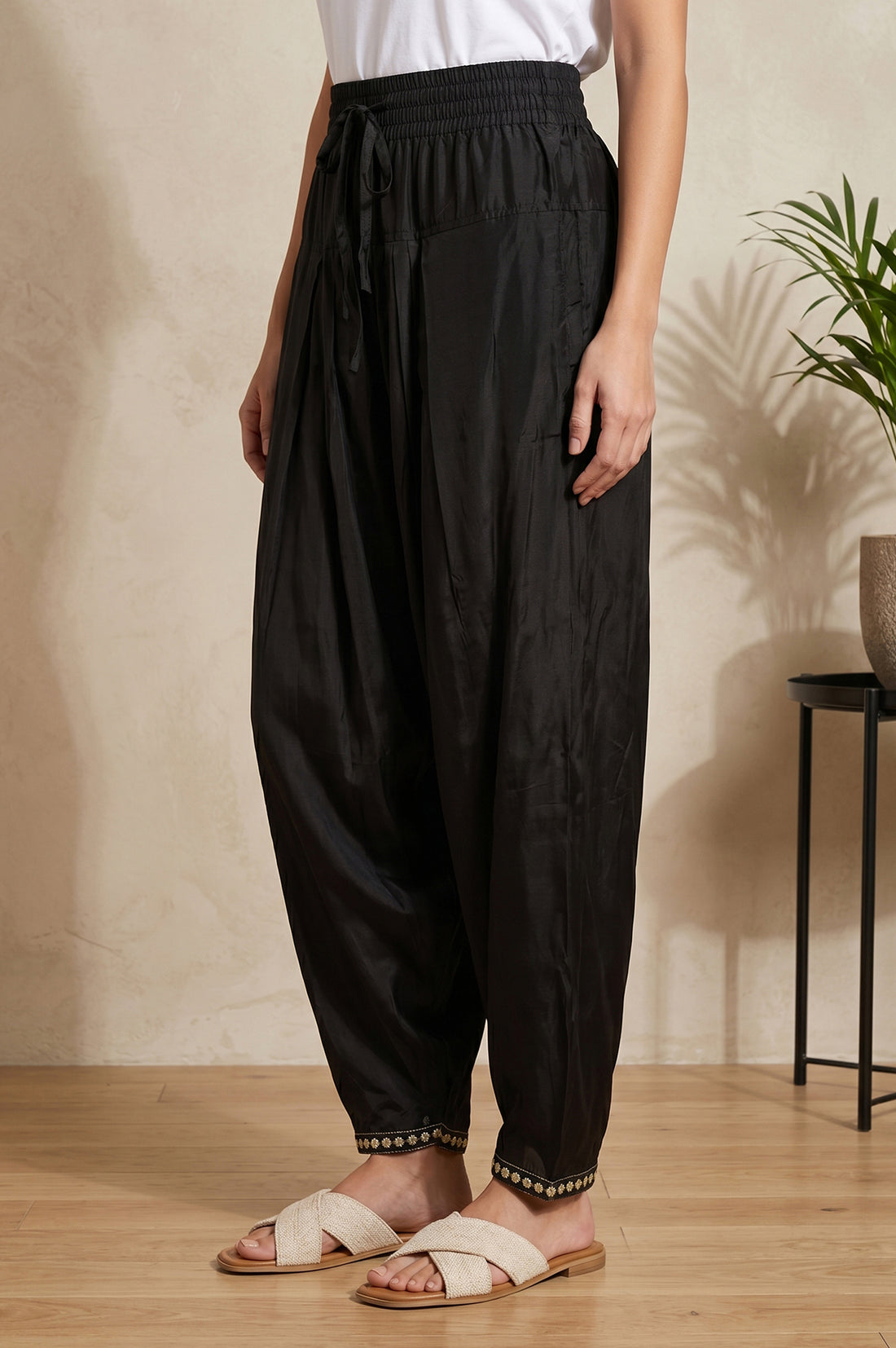 Black Relaxed Fit Patiala Salwar With Lace