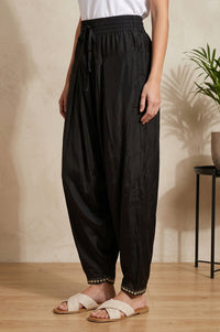 Black Relaxed Fit Patiala Salwar With Lace