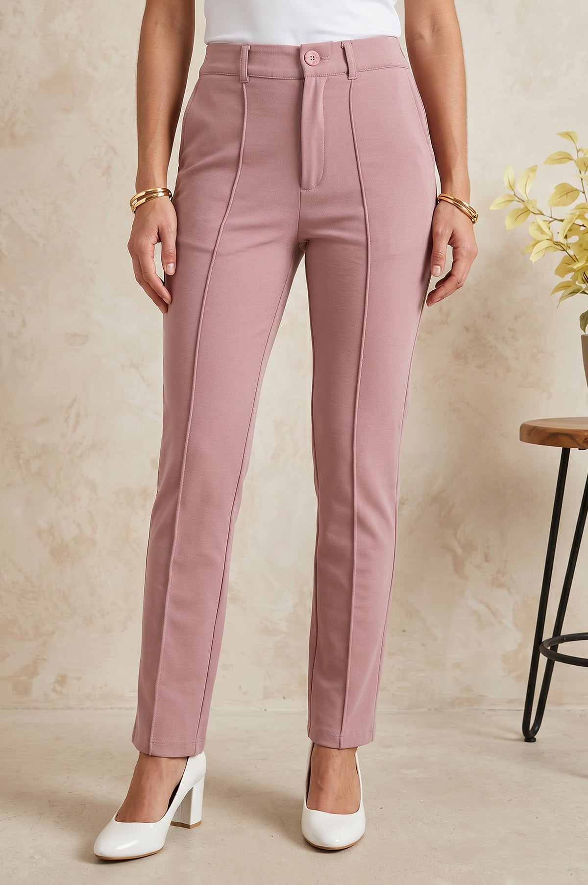 Mauve Slim Fit High Rise Ankle Length Pants - M