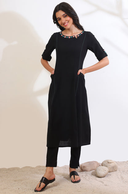 Black Solid Straight Pure Cotton Kurta