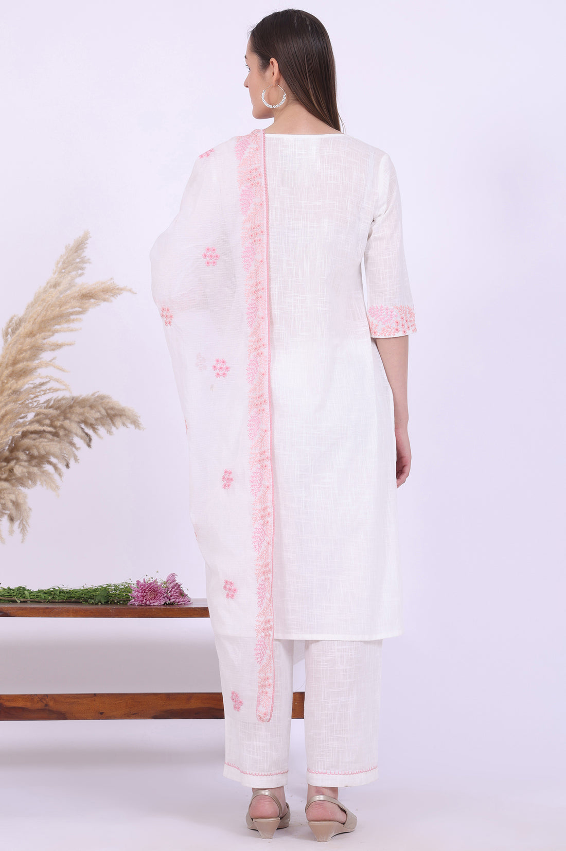 White Embroidered Straight Pure Cotton Kurta