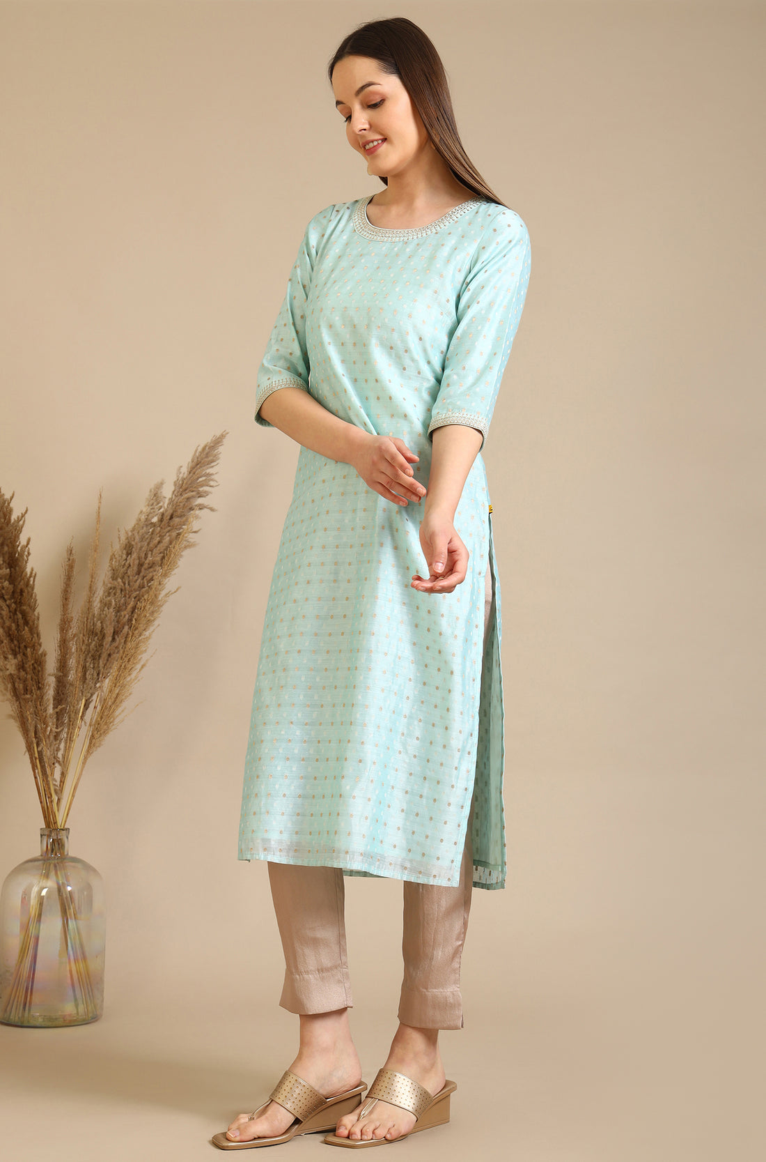 Blue Embroidered Chanderi Butti Straight Kurta