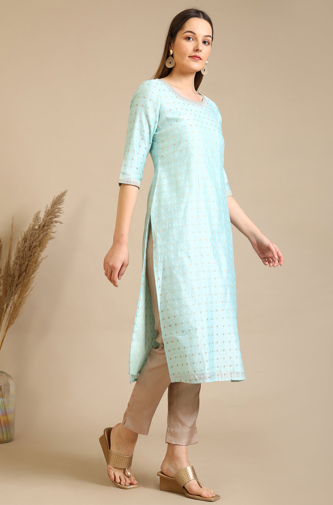 Blue Embroidered Chanderi Butti Straight Kurta
