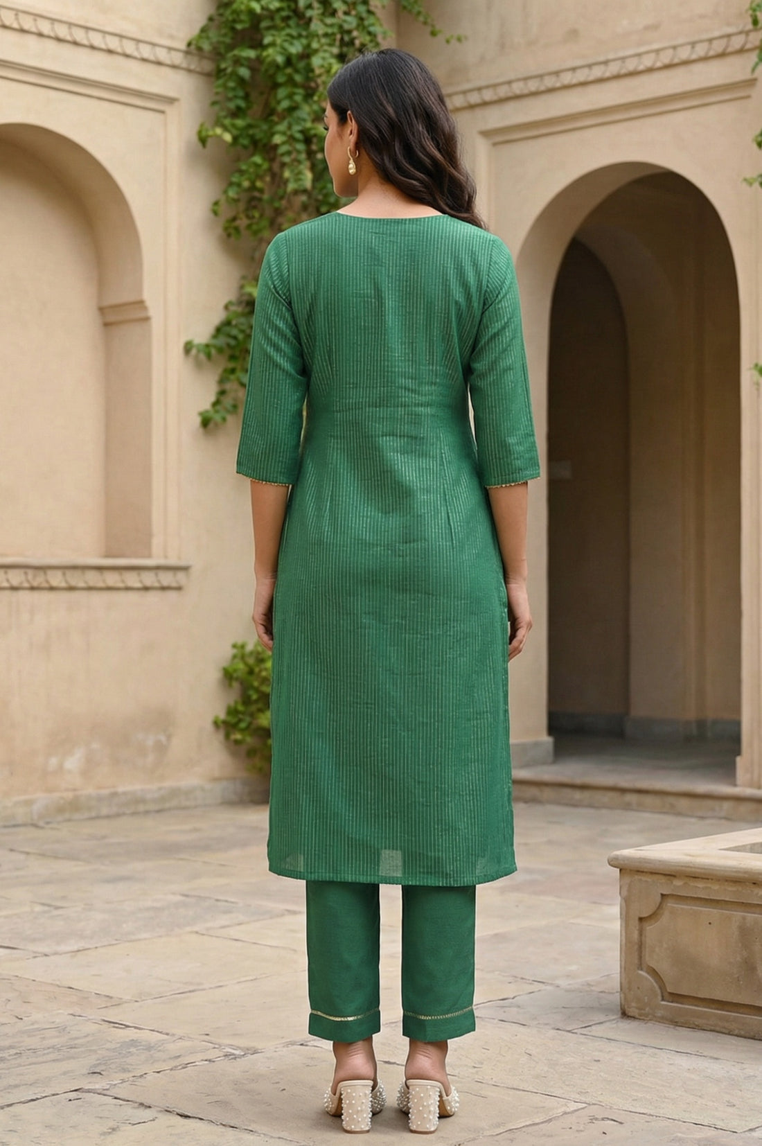 Green Embellished Cotton Lurex Straight Kurta