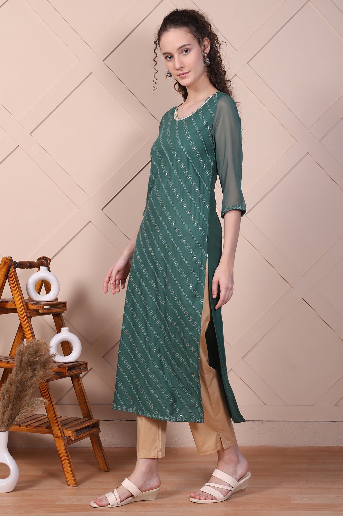 Green Embroidered Rayon Straight Festive Kurta