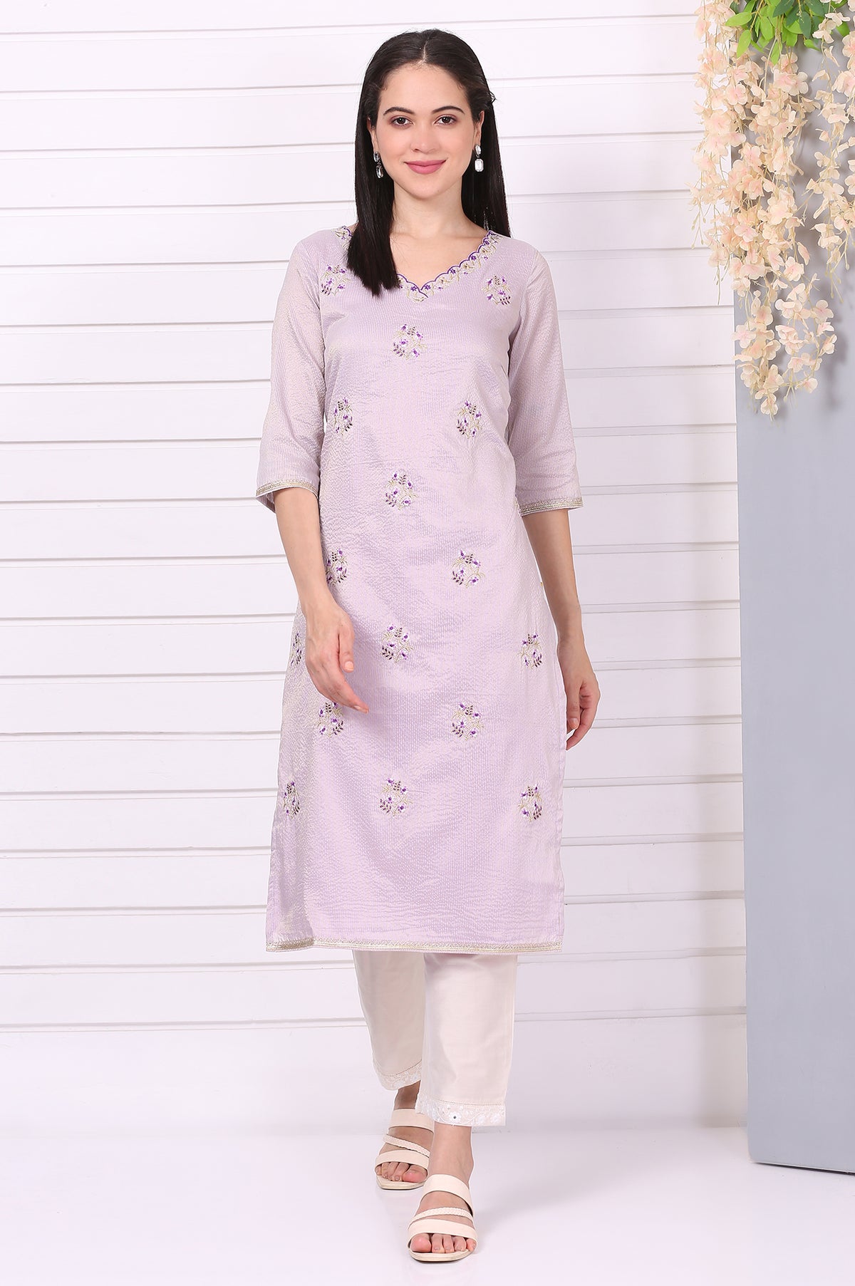 Purple Embroided Zari Straight Chanderi Lurex Purple Kurta - S