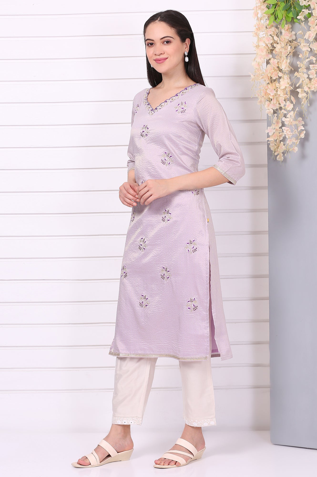 Purple Embroided Zari Straight Chanderi Lurex Purple Kurta