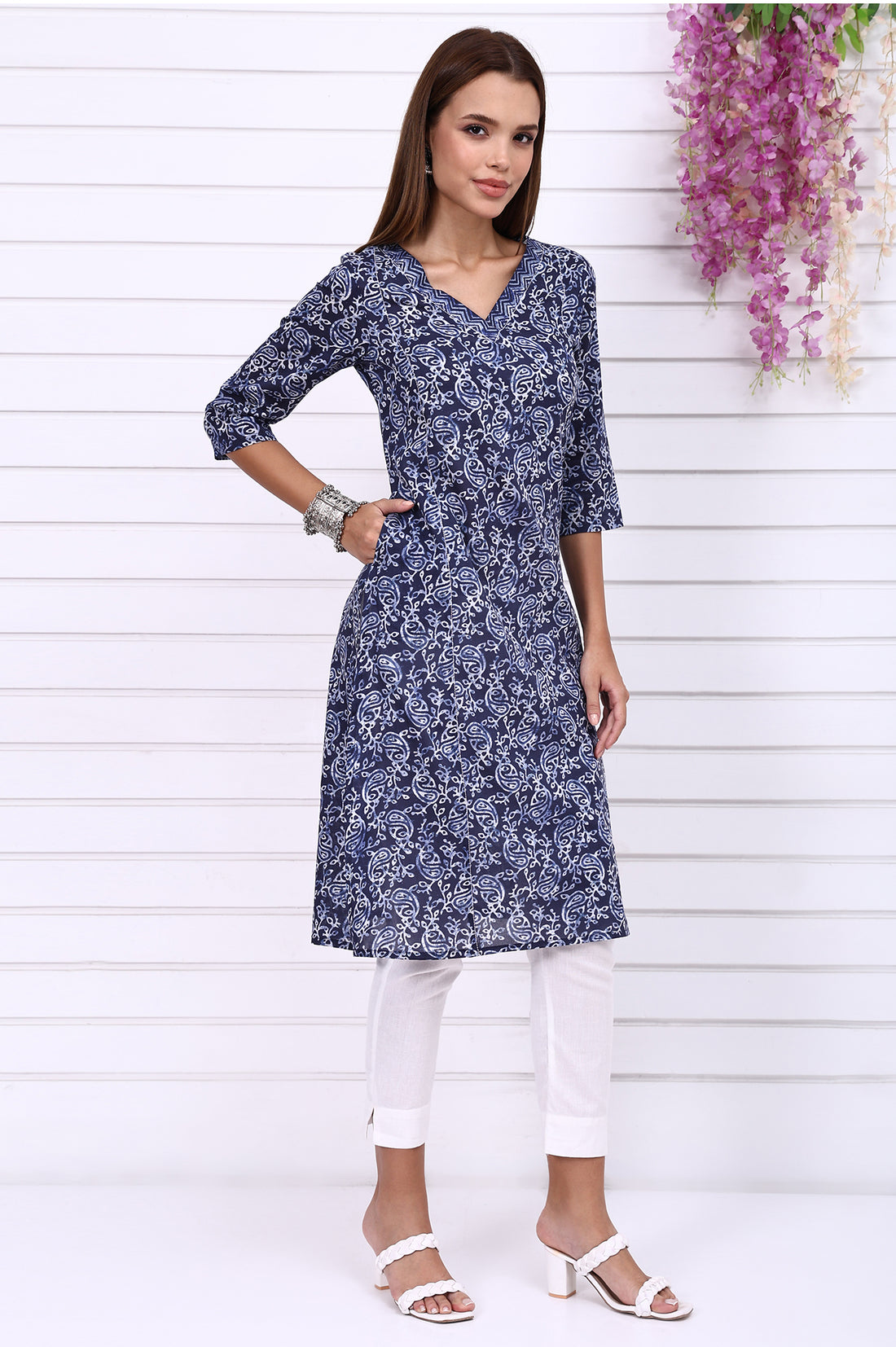 Blue Batik Printed Pure Cotton Straight Casual Kurta