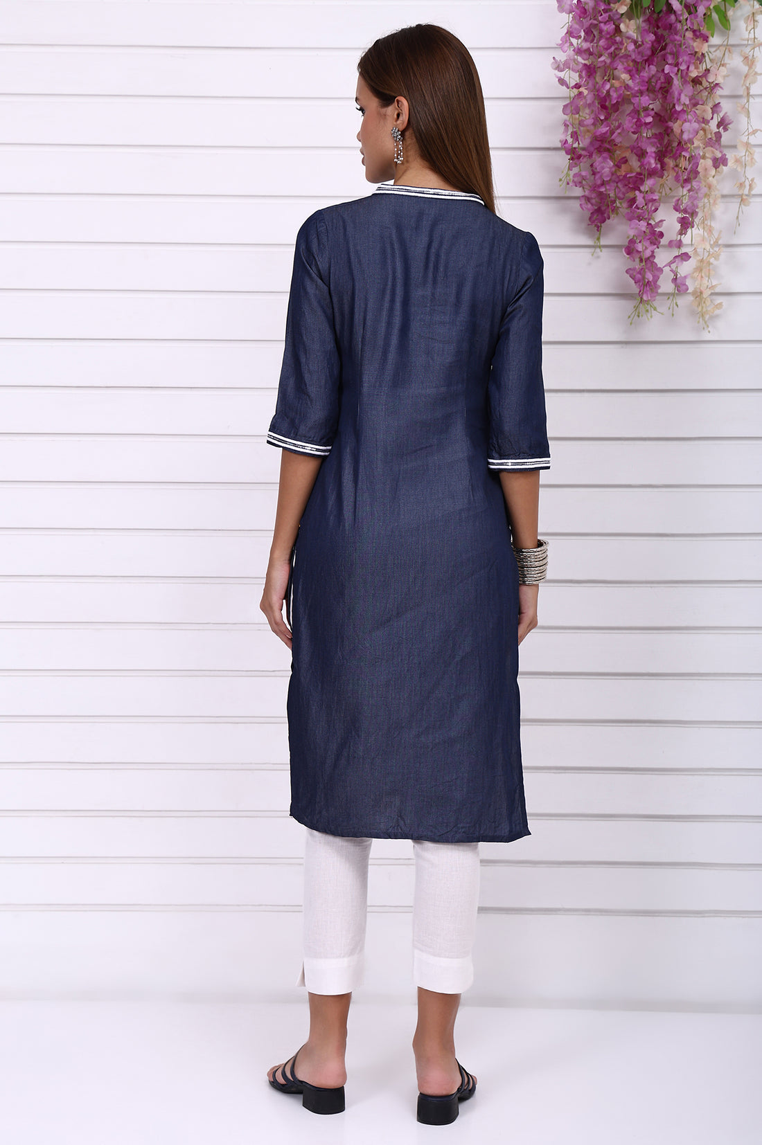 Blue Yarn Dyed Embroidered Yoke Straight Kurta