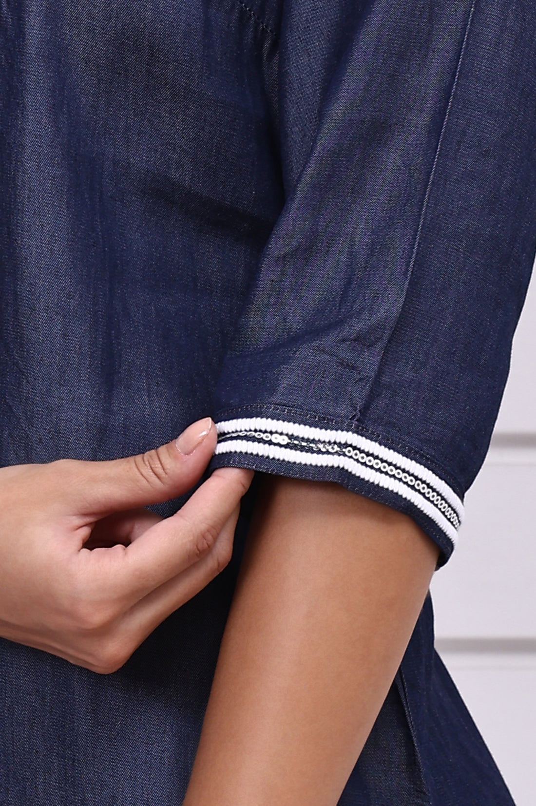 Blue Yarn Dyed Embroidered Yoke Straight Kurta