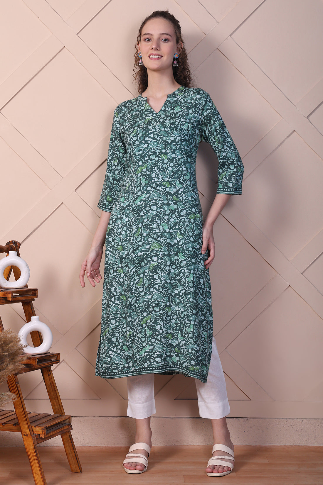 Green Floral Batik Printed Straight Kurta