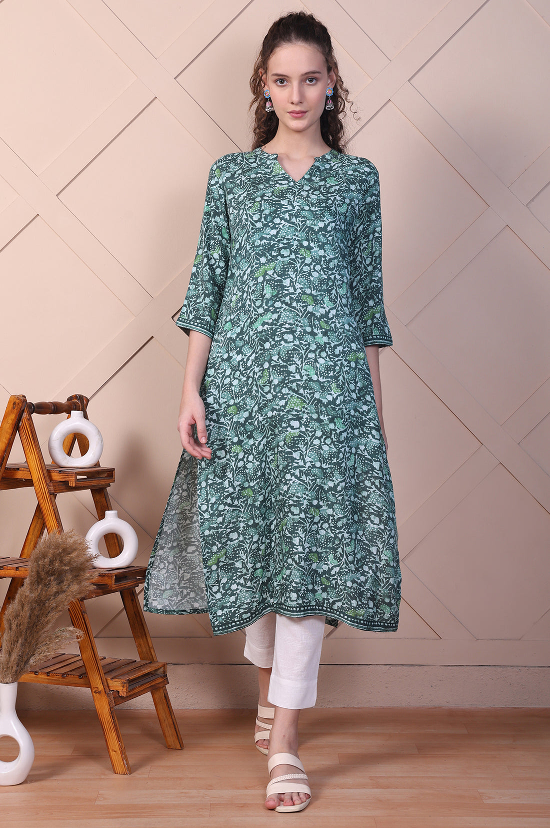 Green Floral Batik Printed Straight Kurta