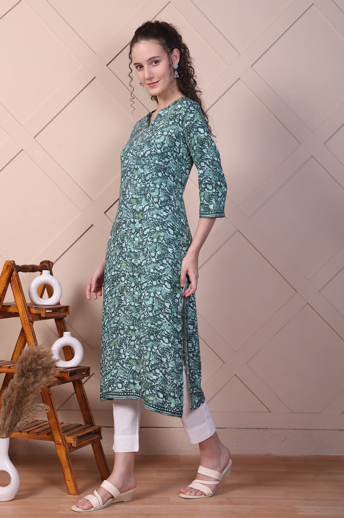 Green Floral Batik Printed Straight Kurta