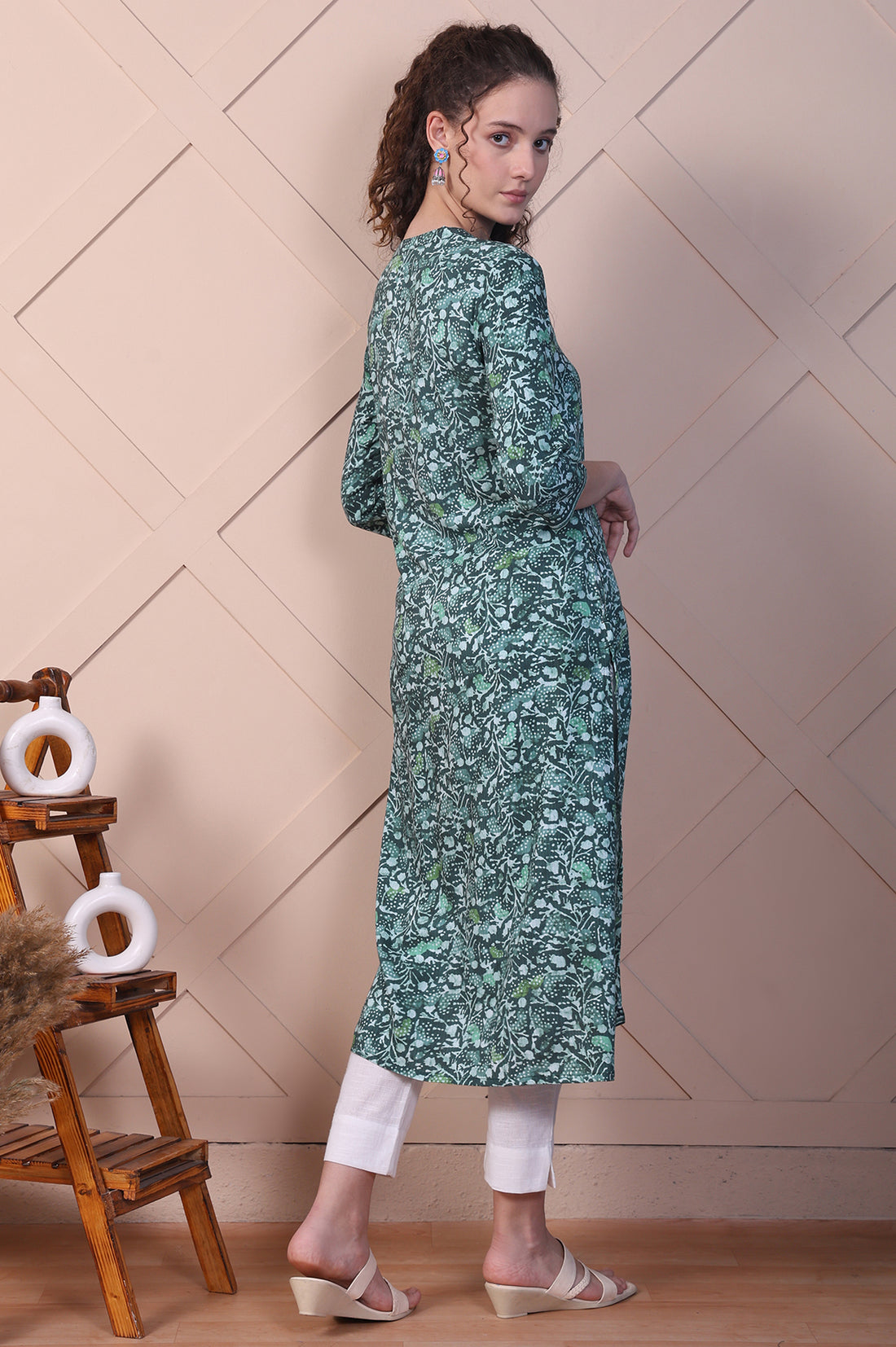 Green Floral Batik Printed Straight Kurta
