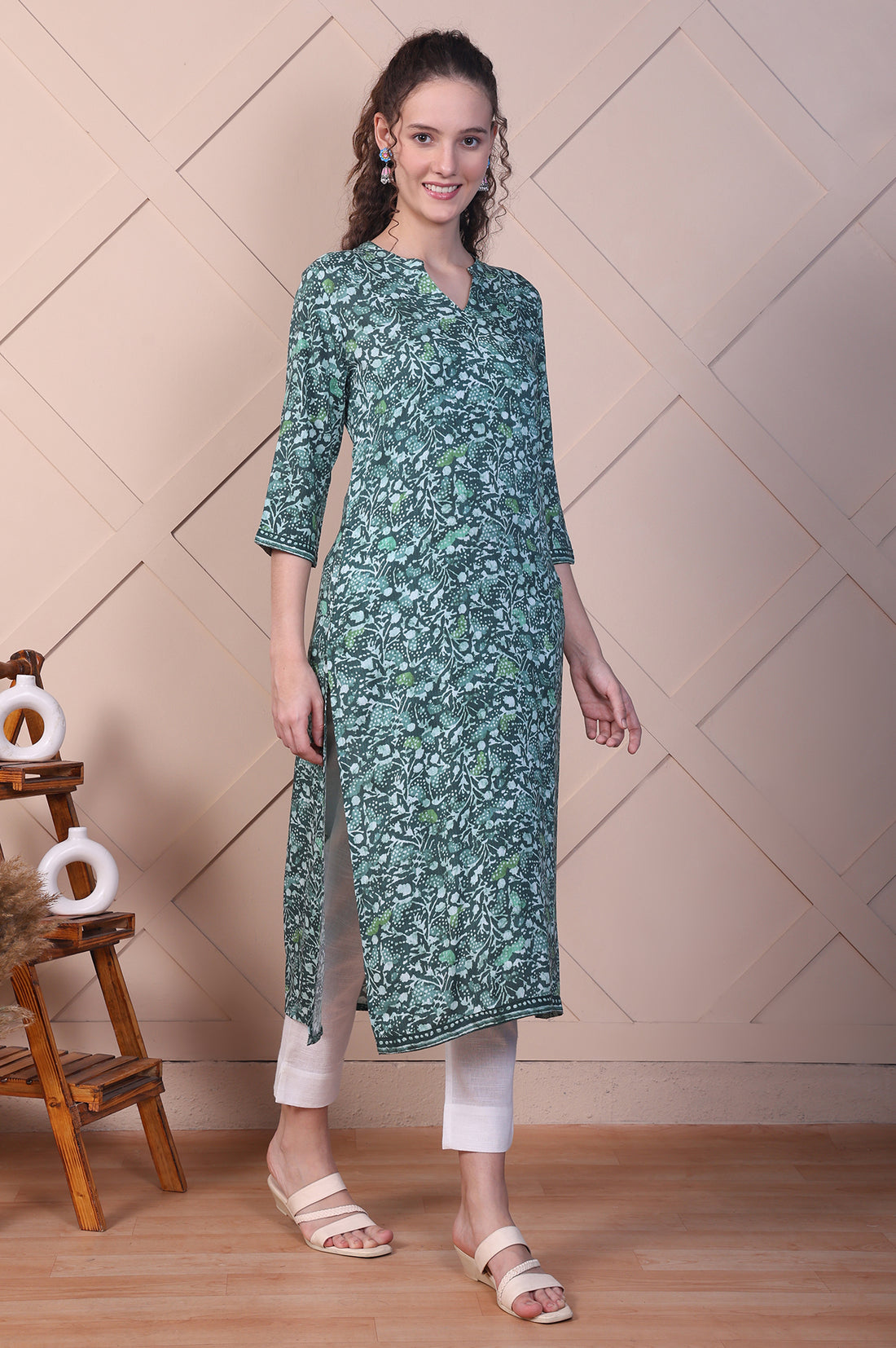 Green Floral Batik Printed Straight Kurta