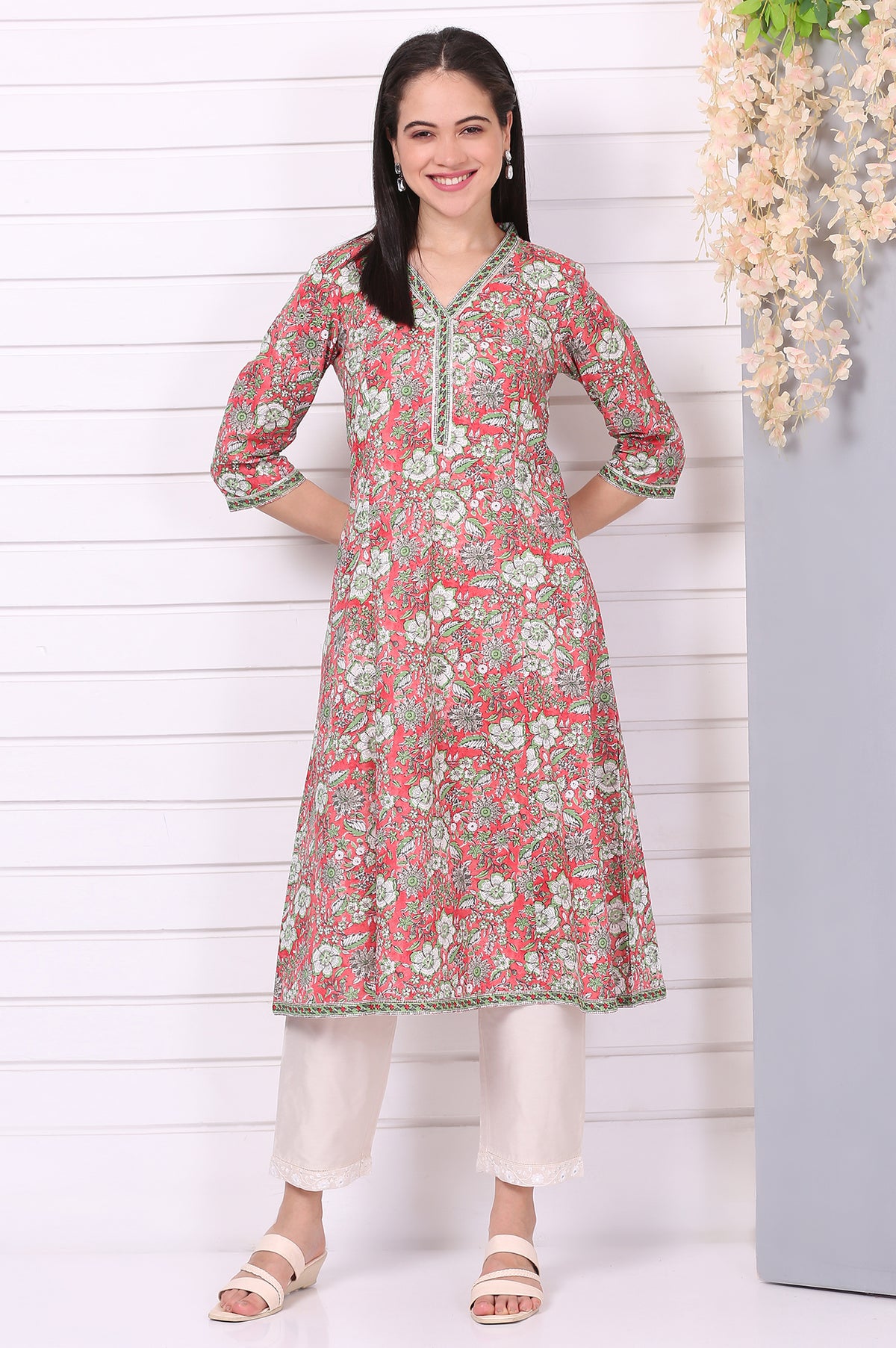 Red Floral Printed Straight Pure Cotton Kurta - S