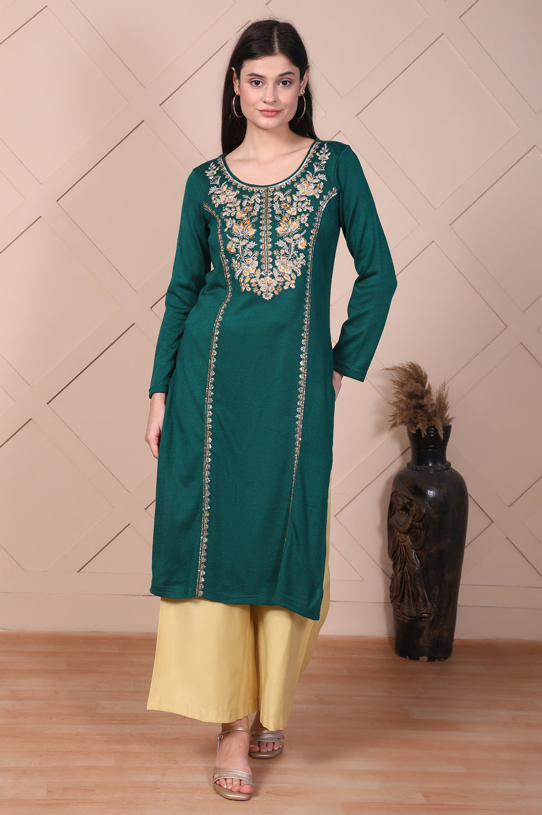 Green Embroidered Acrylic Straight Kurta