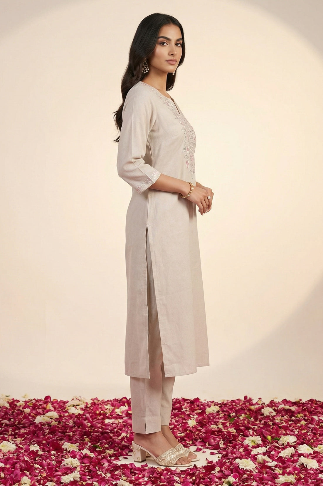 Beige Embroidered Yarn Dyed Straight Kurta