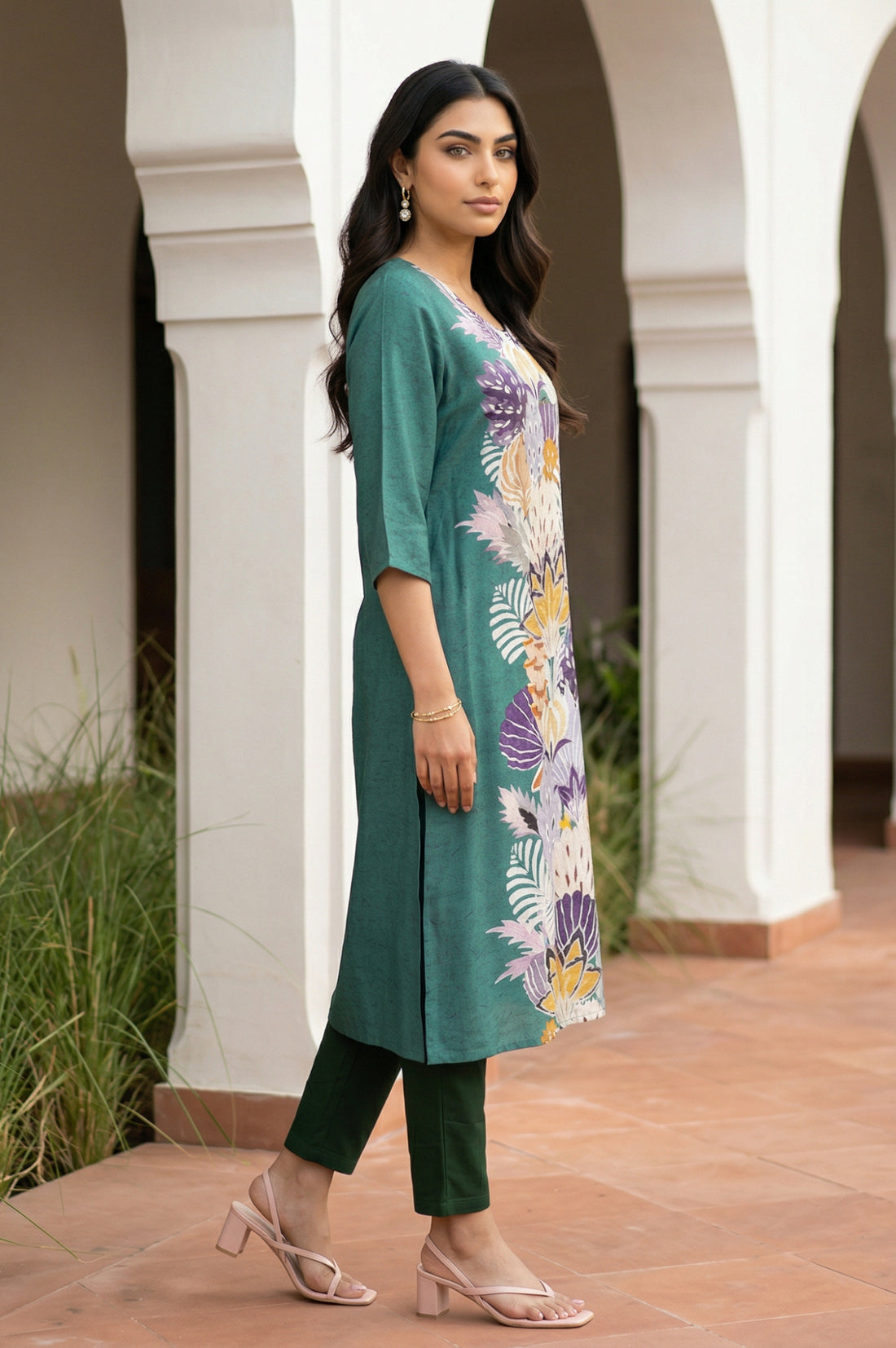 Green Floral Printed Straight Kurta