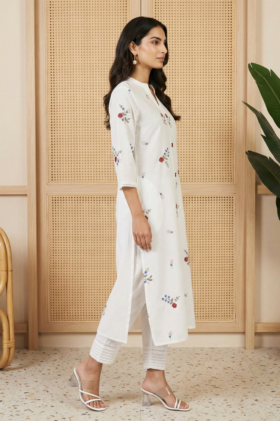 White Thread Embroidered Pure Cotton Straight Kurta