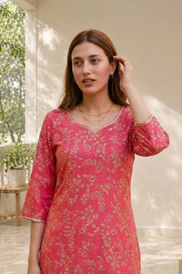 Pink Floral Printed Straight Kurta