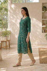 Green Embroidered Yarn Dyed Straight Kurta