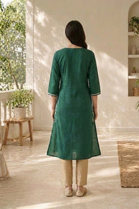 Green Embroidered Yarn Dyed Straight Kurta