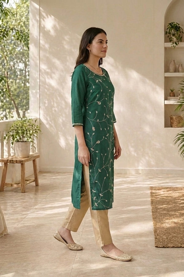 Green Embroidered Yarn Dyed Straight Kurta